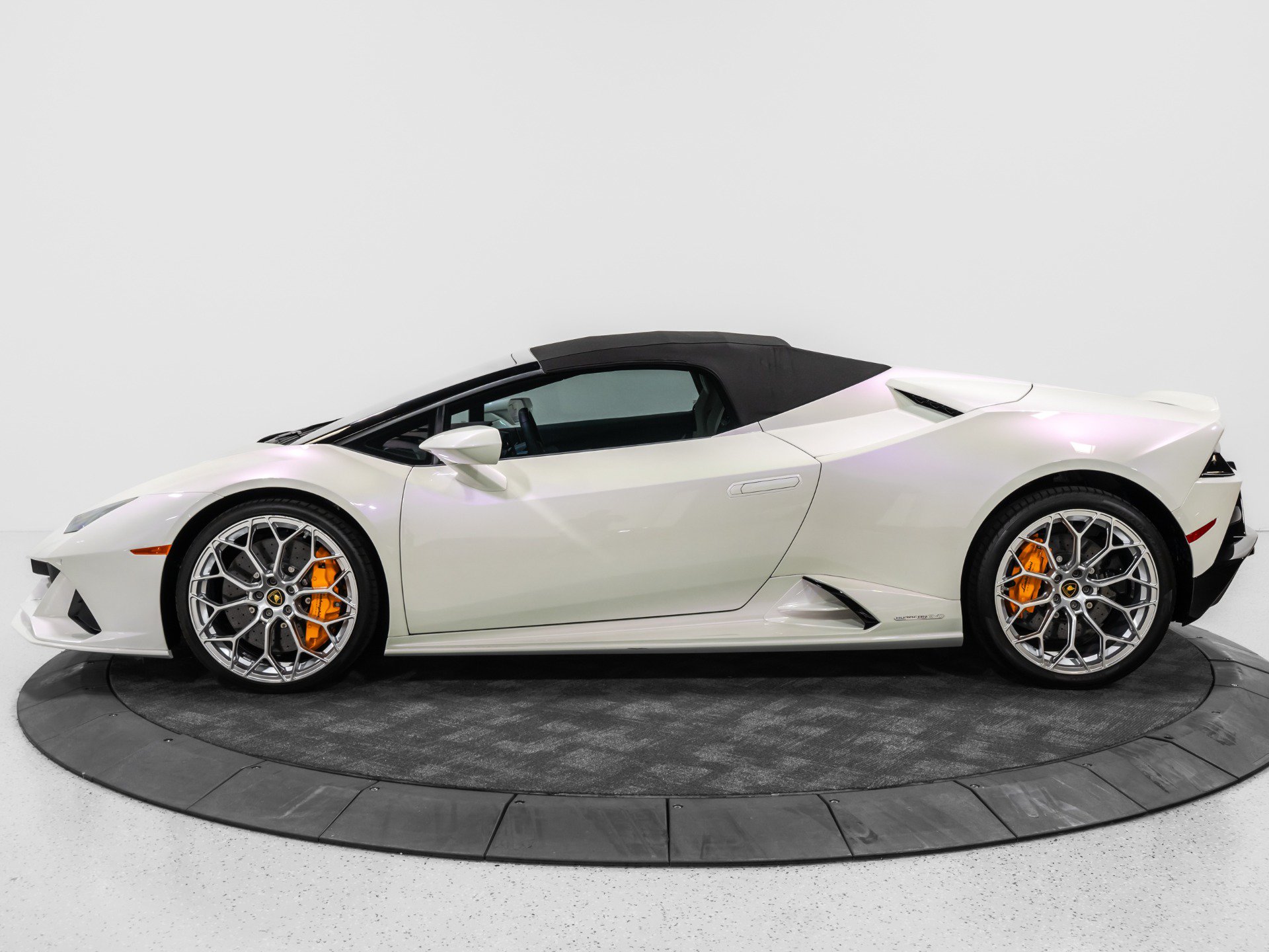 Used 2024 Lamborghini Huracan EVO AWD/4WD image 16