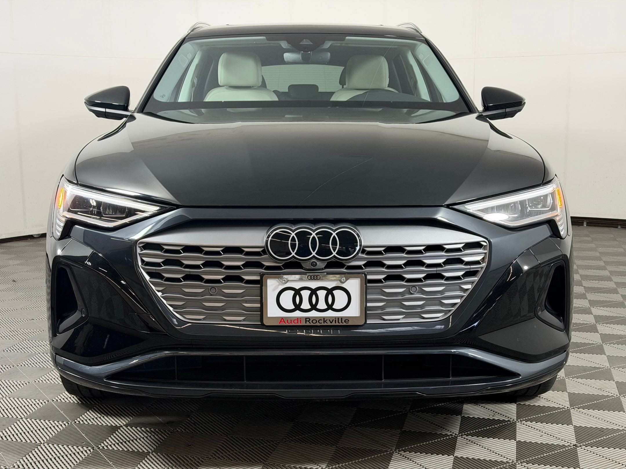 Certified 2024 Audi Q8 e-tron Premium Plus w/ Premium Plus Package AWD/4WD image 6