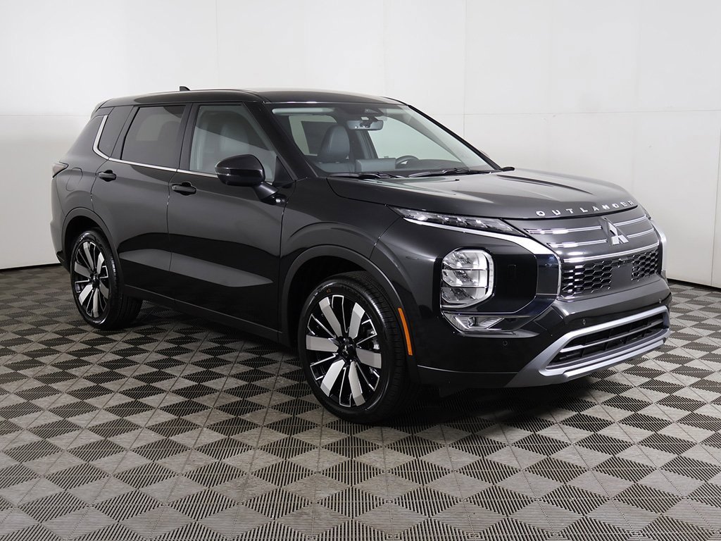 New 2025 Mitsubishi Outlander SE image 2