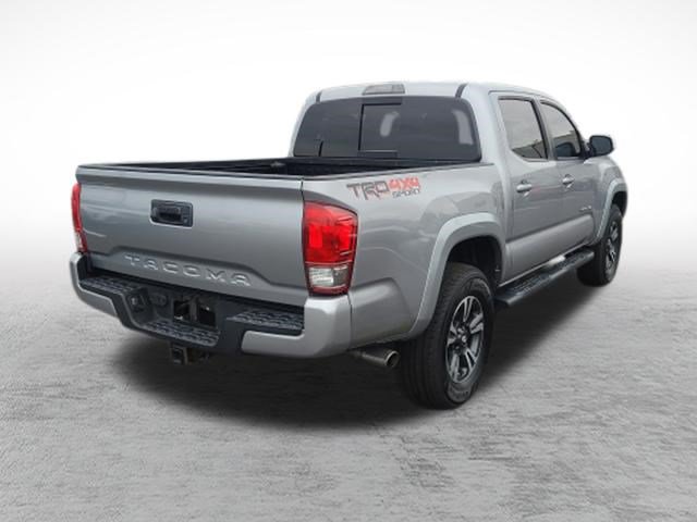 Used 2017 Toyota Tacoma TRD Sport w/ Exterior Package AWD/4WD image 7