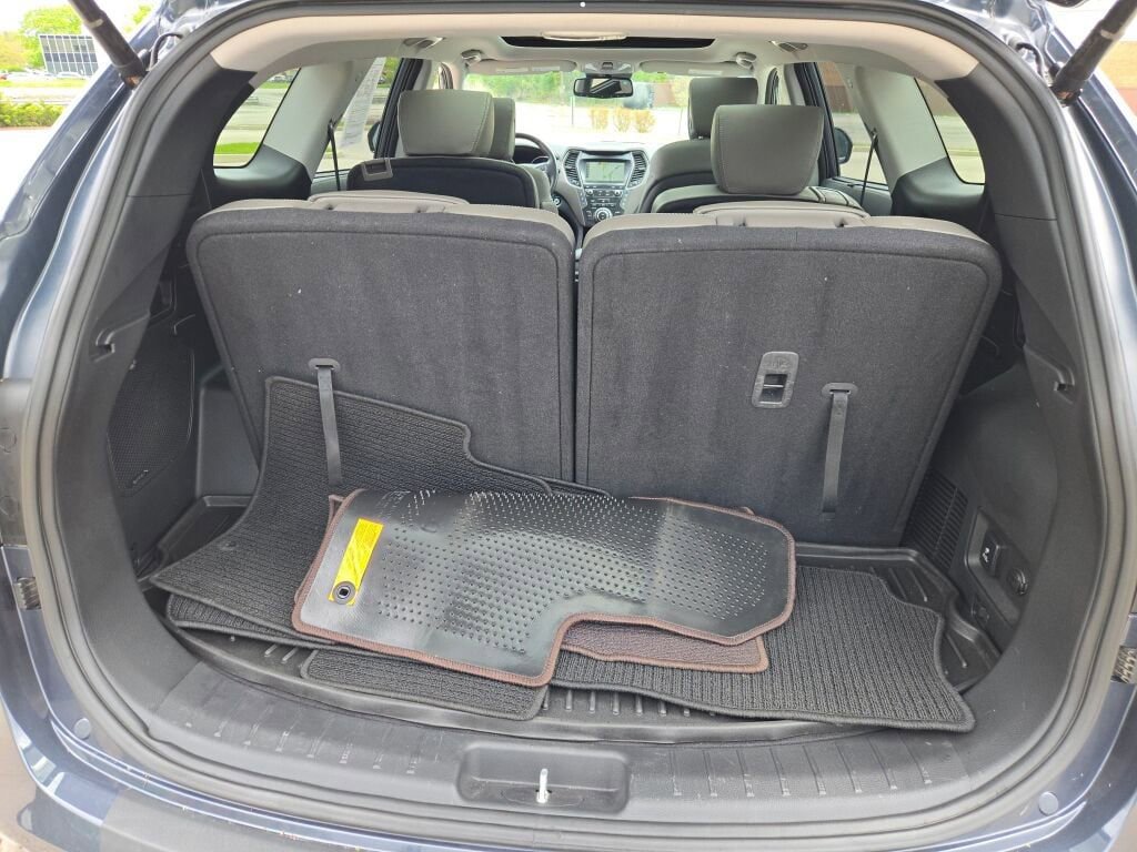 Used 2019 Hyundai Santa Fe XL w/ Cargo Package AWD/4WD image 19