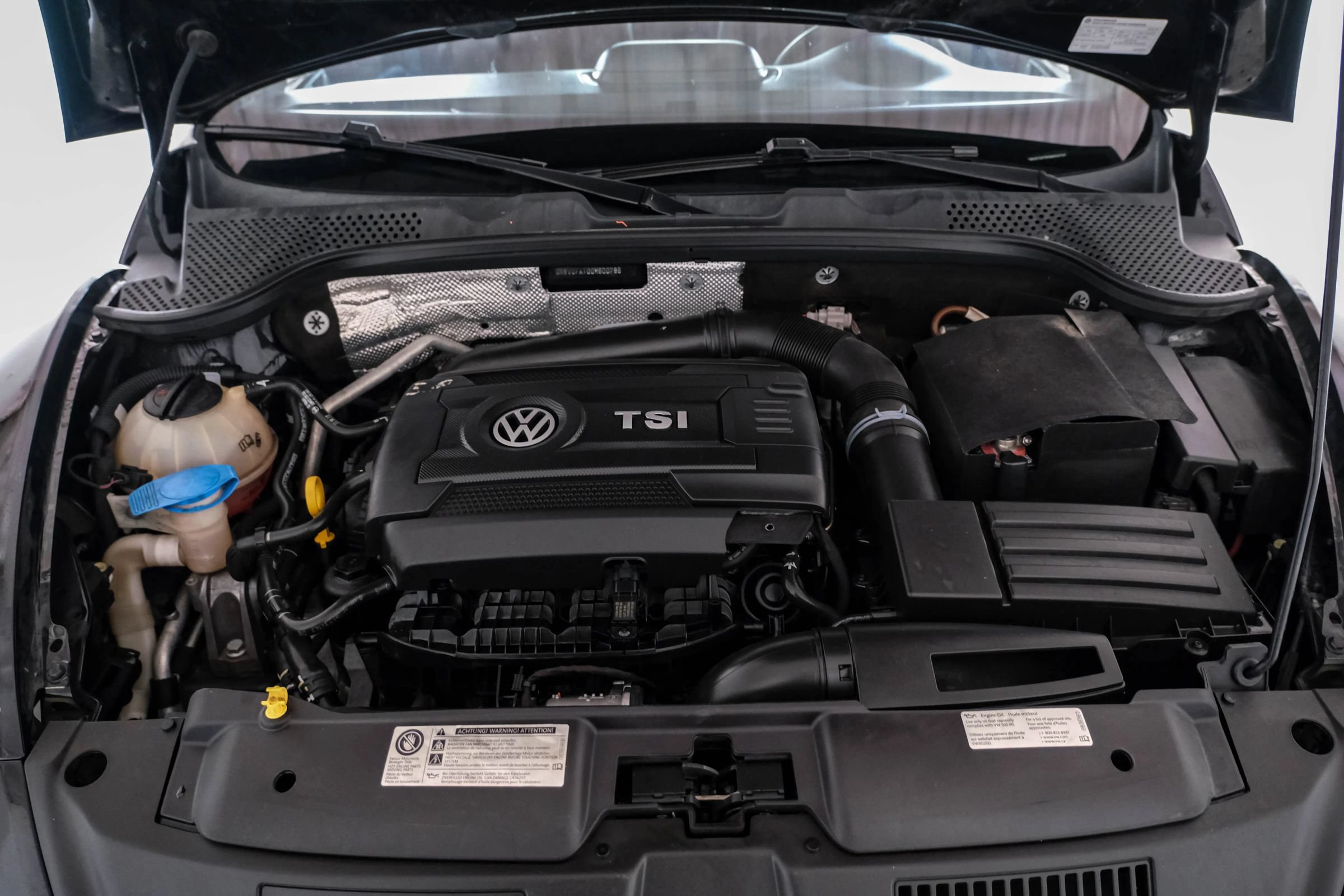 Used 2016 Volkswagen Beetle R-Line SE FWD image 38