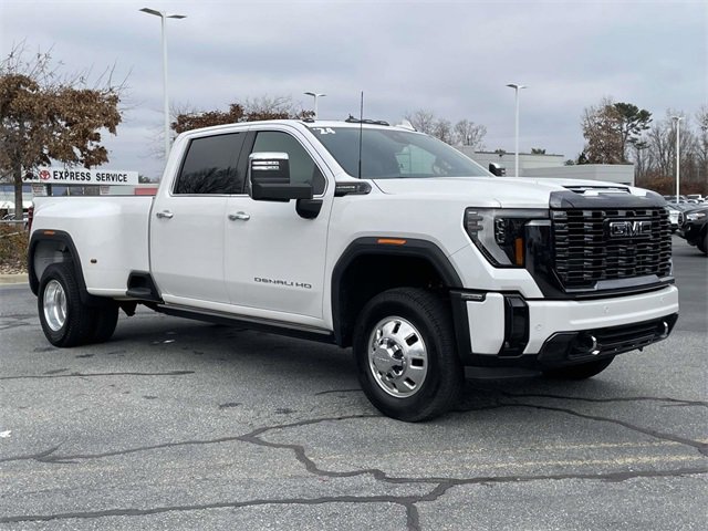 Used 2024 GMC Sierra 3500 Denali Ultimate image 7