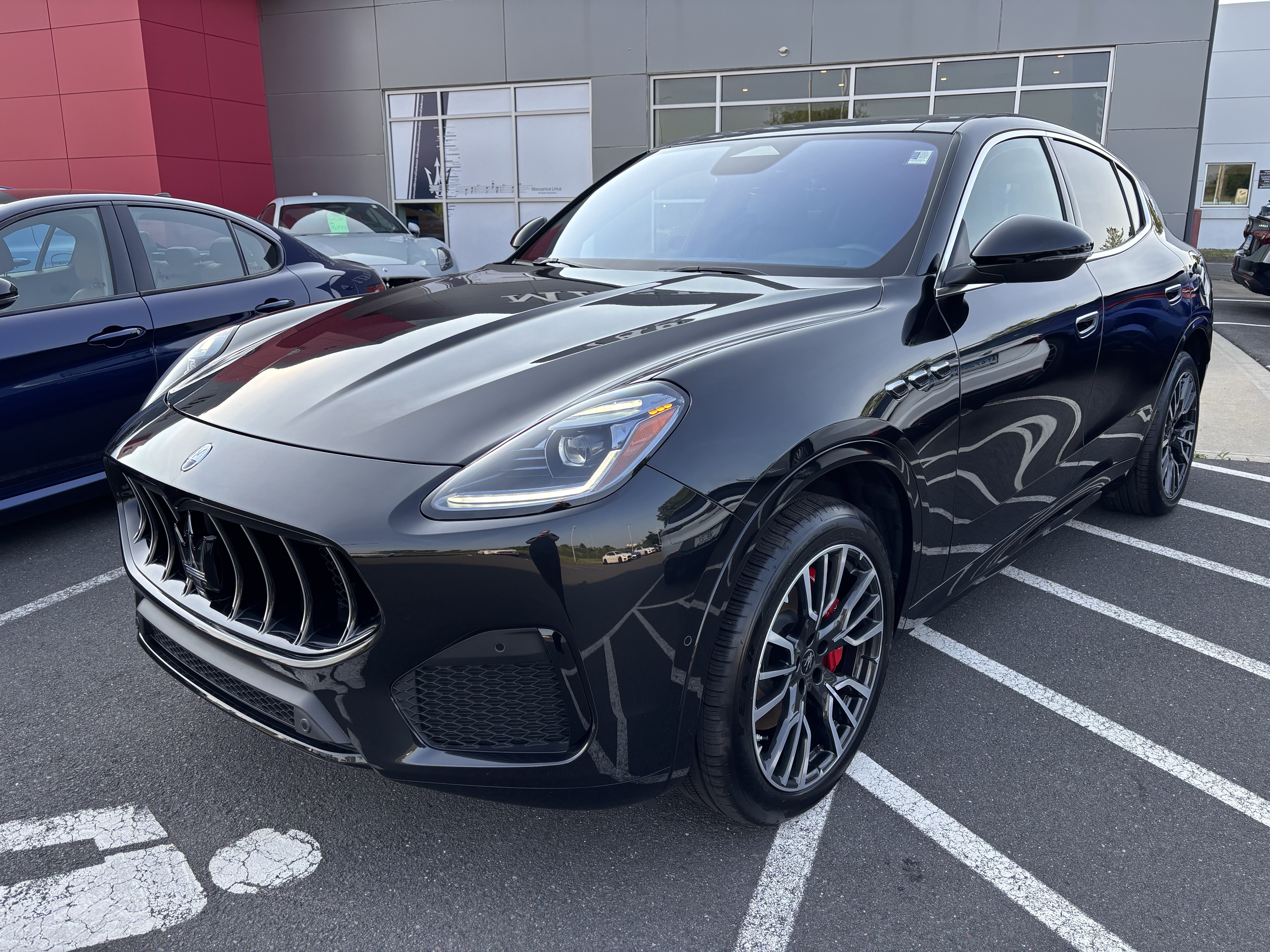 Used 2025 Maserati Grecale Folgore AWD/4WD image 4
