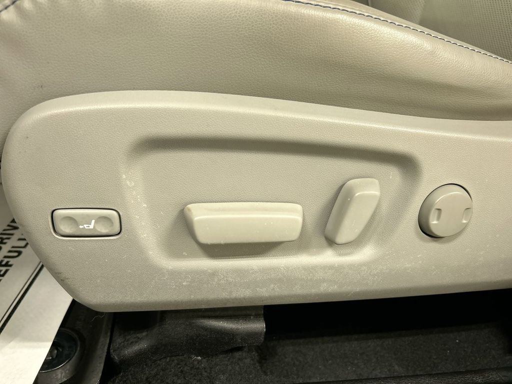 Used 2019 Toyota Highlander Limited Platinum image 10