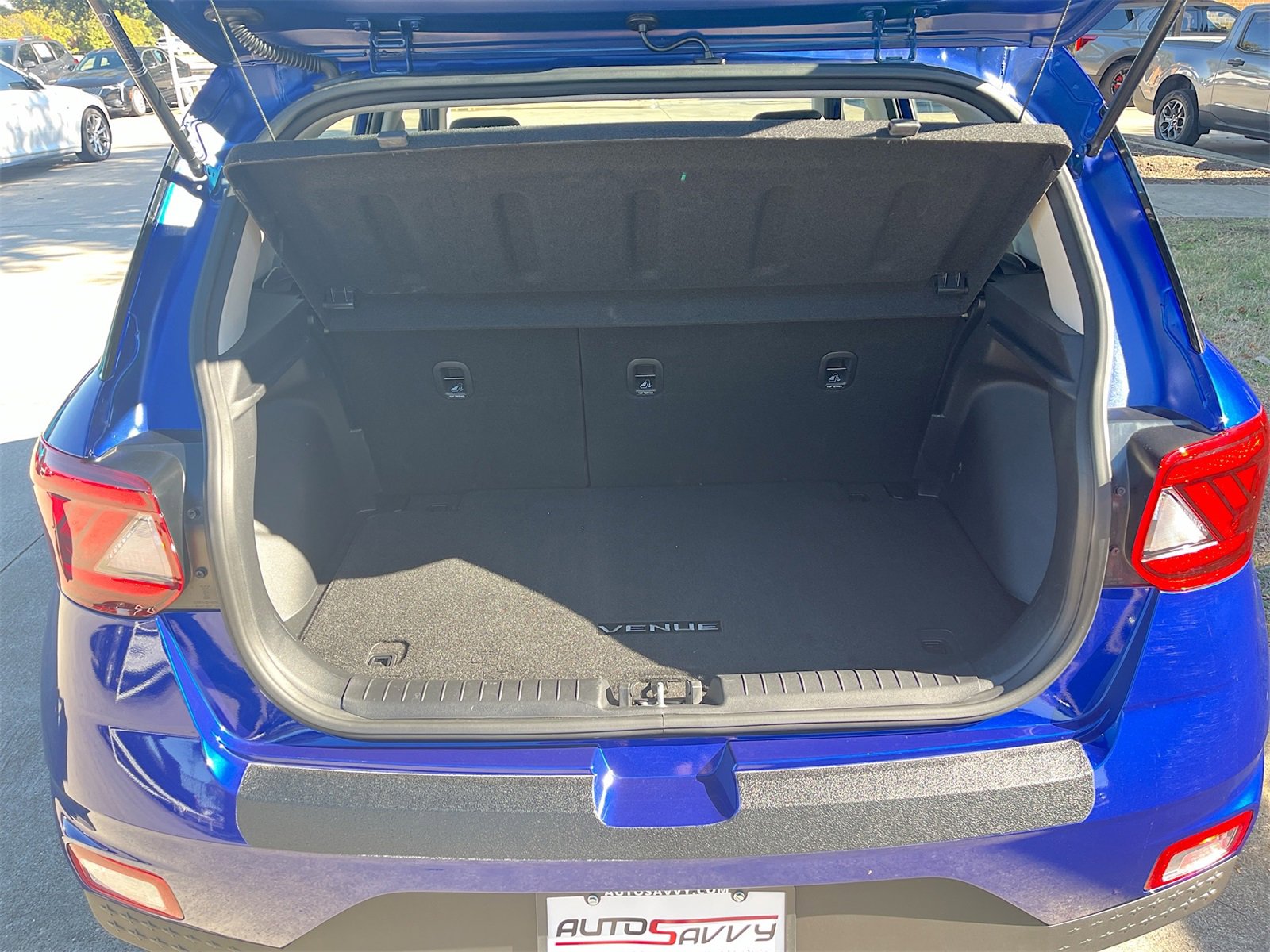 Used 2024 Hyundai Venue Limited image 27