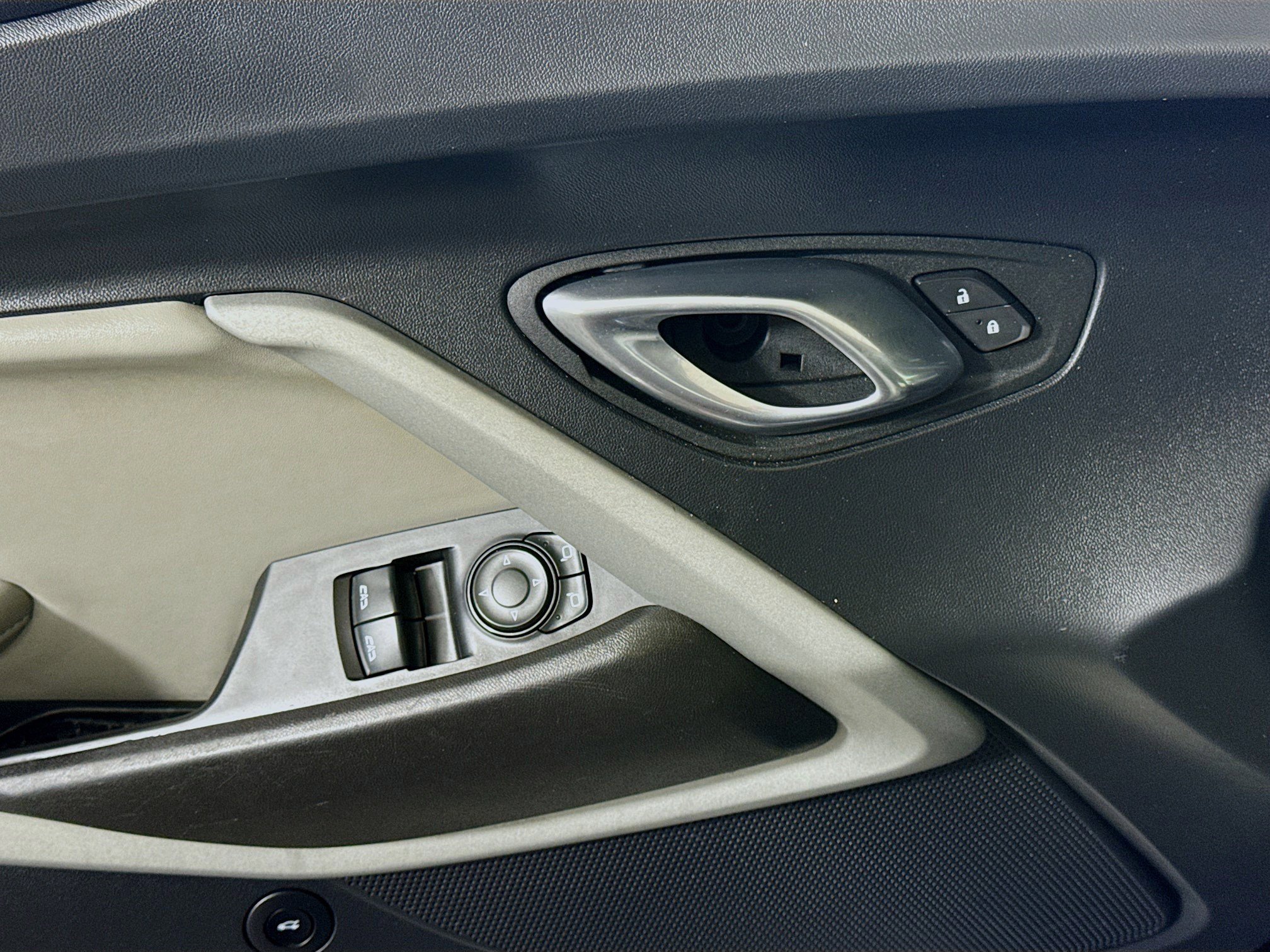 Used 2023 Chevrolet Camaro LT RWD image 24