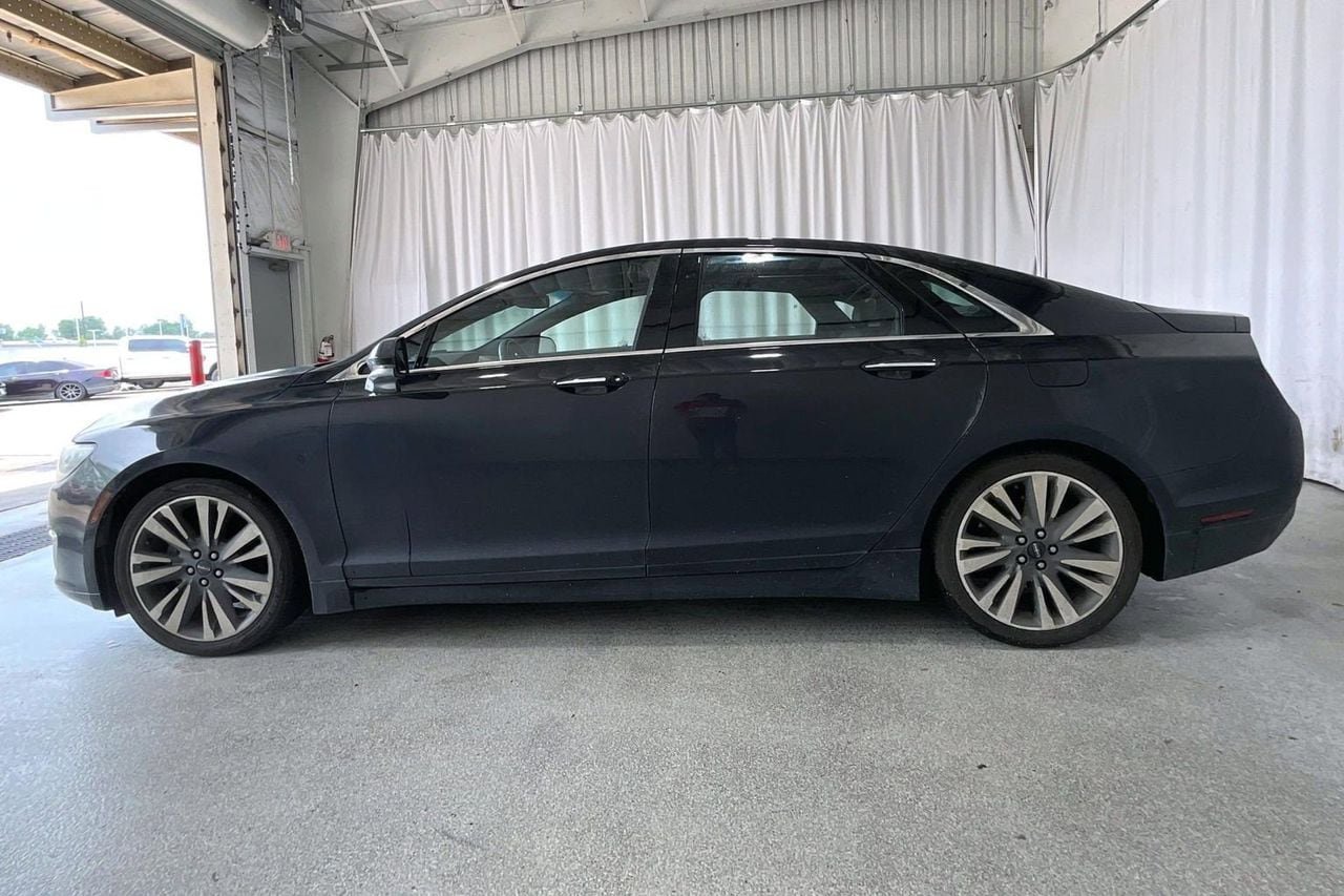 Used 2017 Lincoln MKZ Reserve FWD image 22