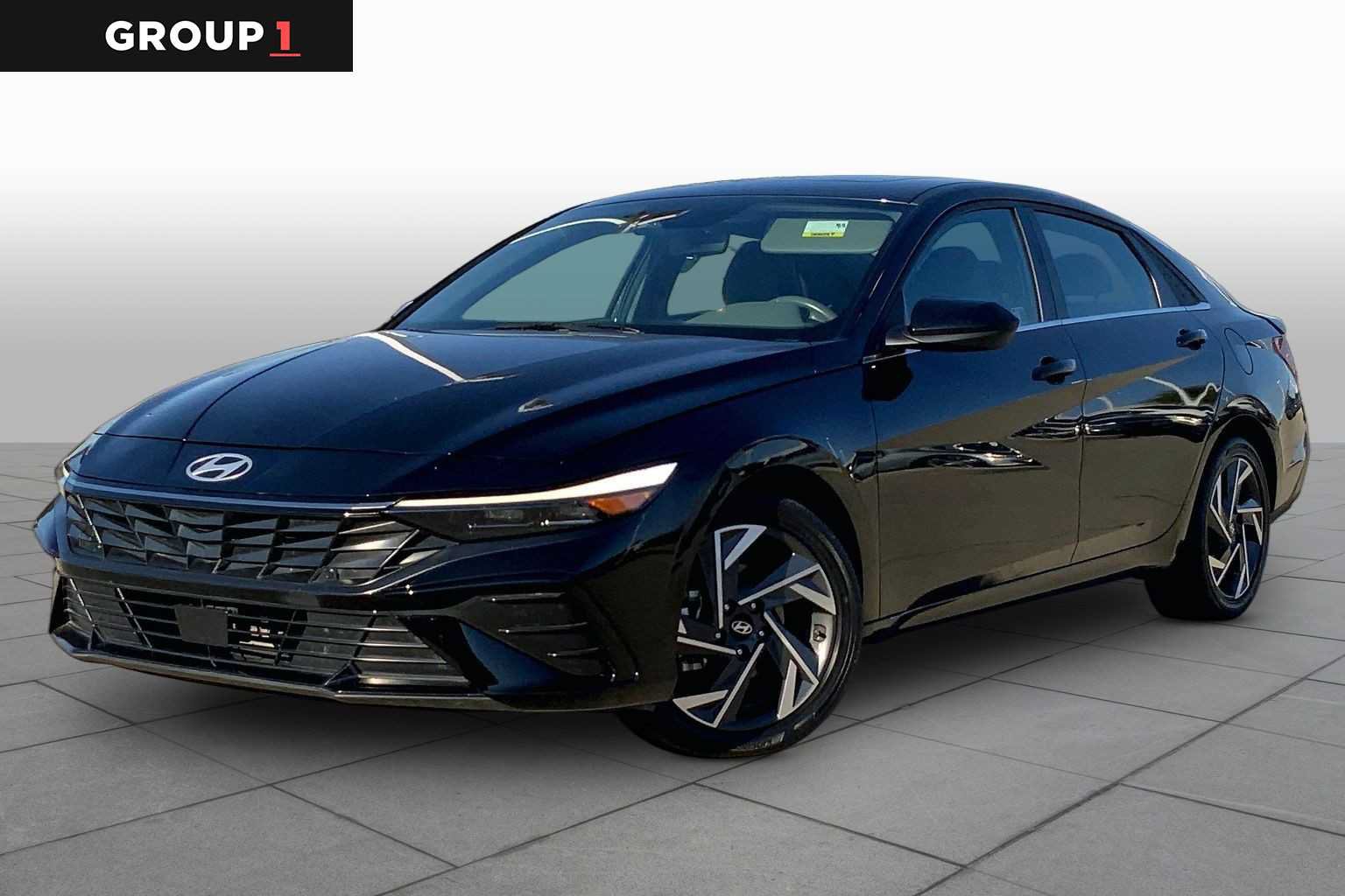 Used 2025 Hyundai Elantra SEL FWD image 1