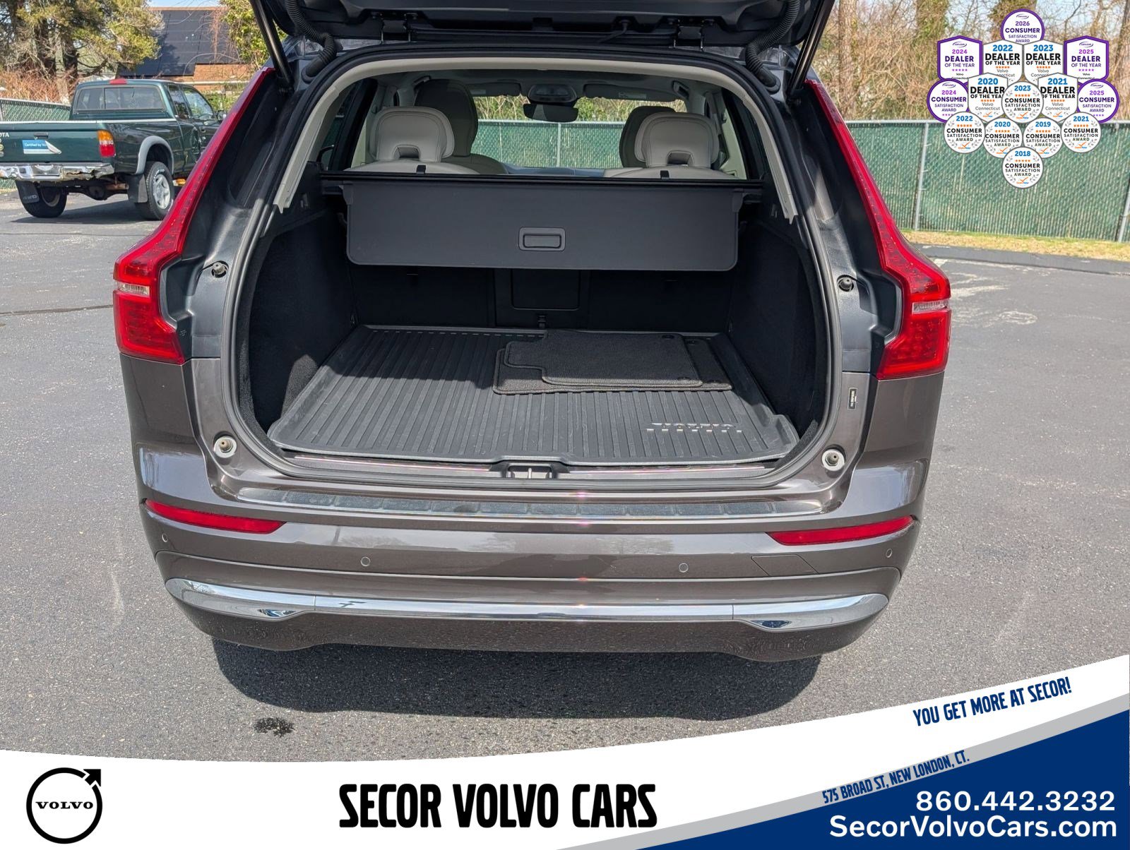 Certified 2023 Volvo XC60 B5 Plus w/ Climate Package AWD/4WD image 28