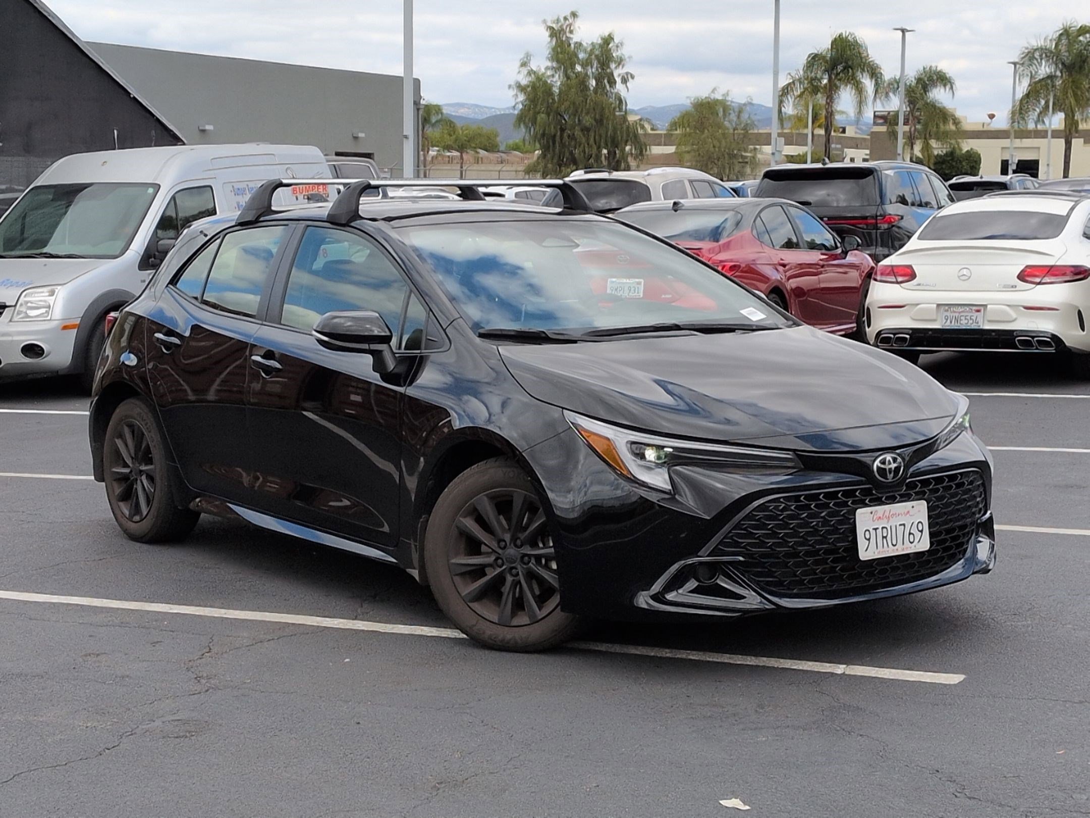 Used 2025 Toyota Corolla SE w/ SE Package FWD image 2