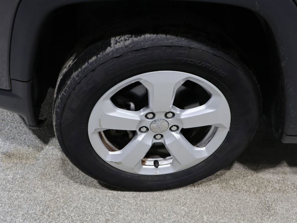 Used 2018 Jeep Compass Latitude w/ Cold Weather Group image 22