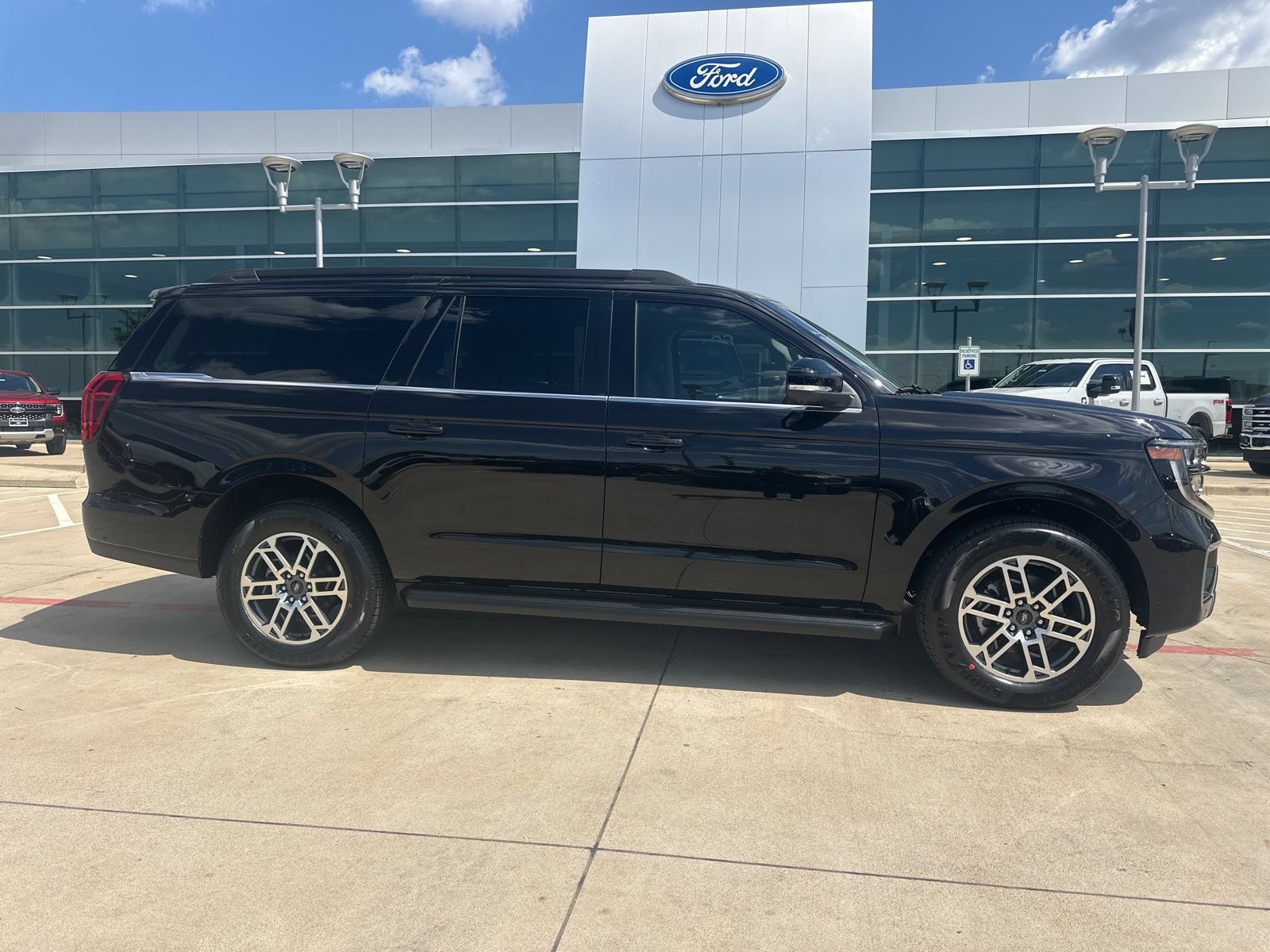 New 2025 Ford Expedition Max Active RWD video 2