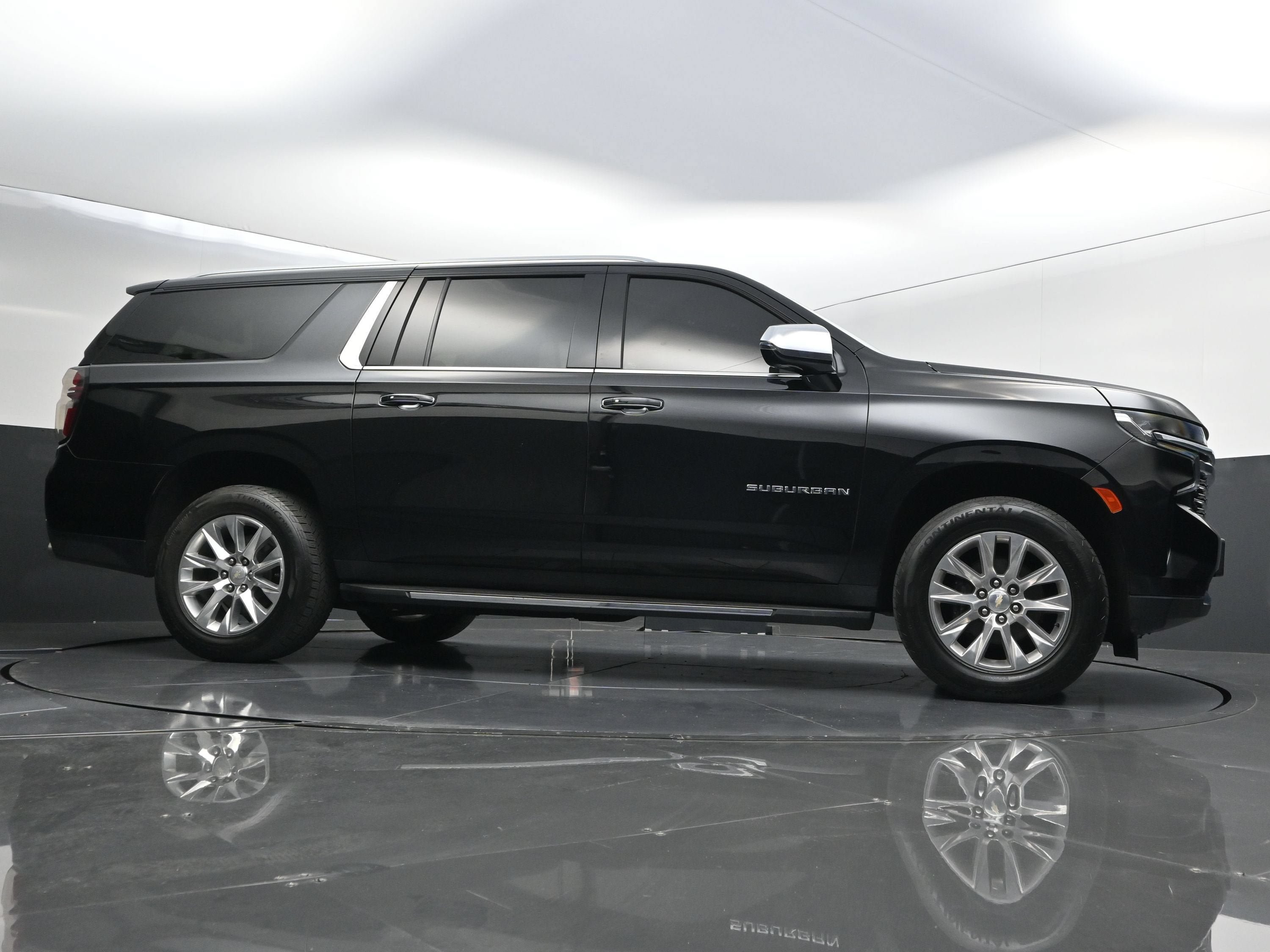 Used 2023 Chevrolet Suburban Premier AWD/4WD image 49
