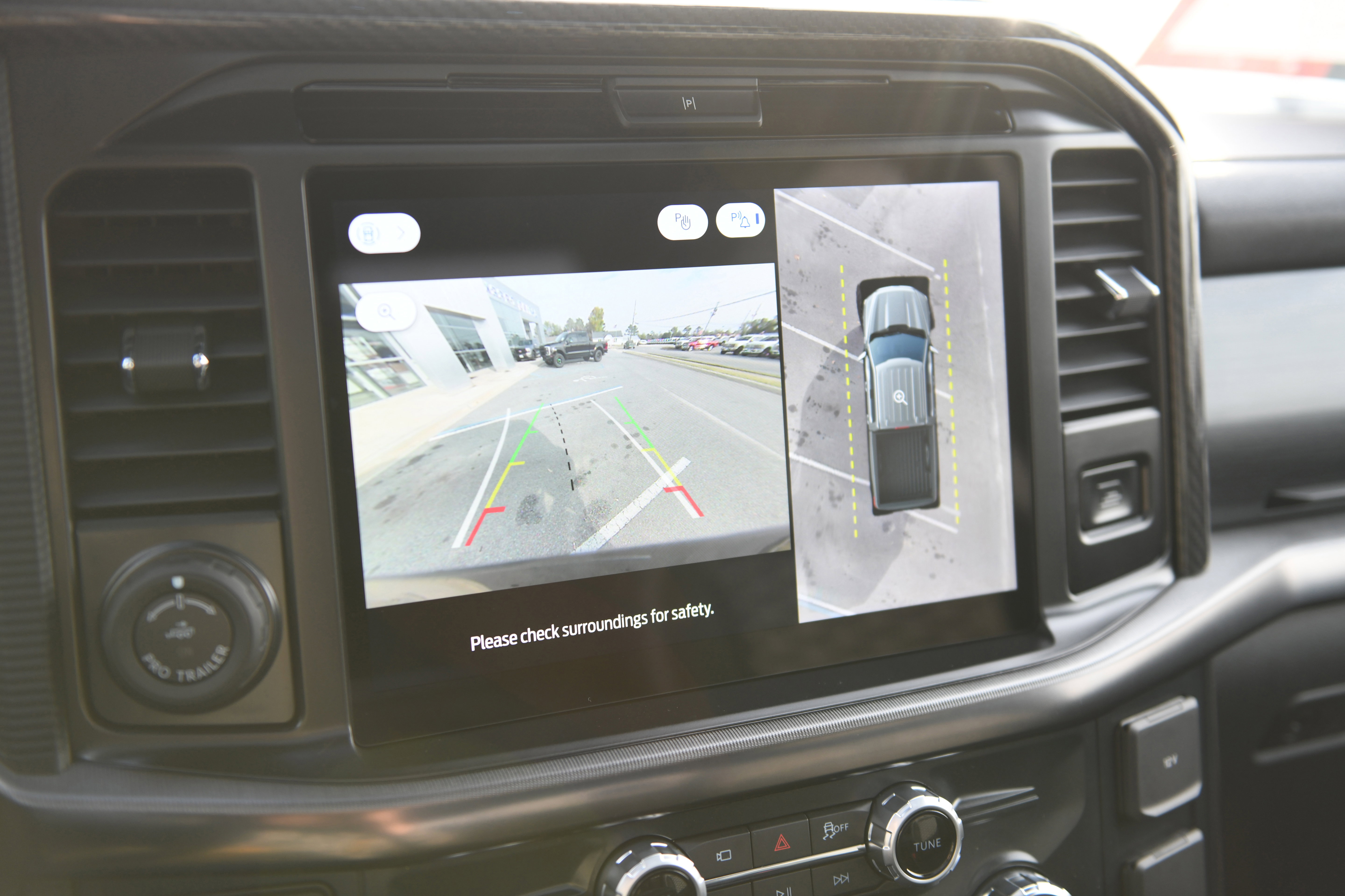 New 2025 Ford F150 Lariat w/ Equipment Group 502A High image 28