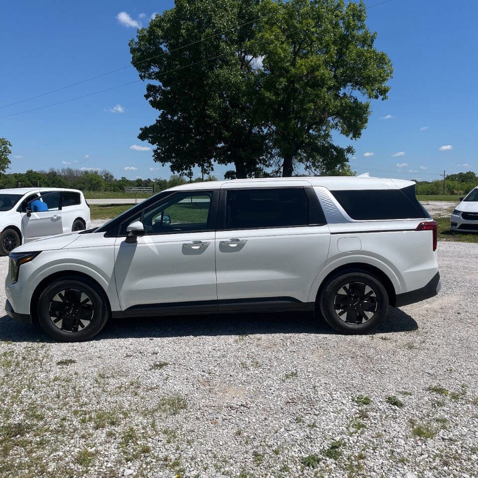Used 2026 Kia Carnival LXS FWD image 2