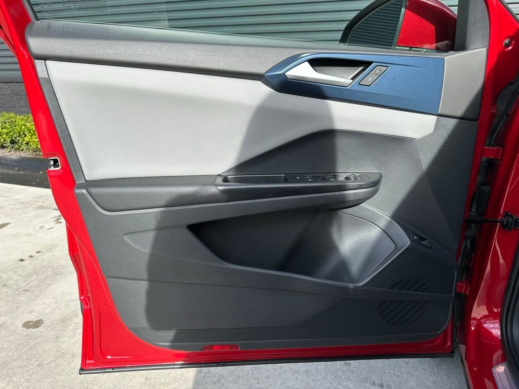 Used 2023 Volkswagen Taos SE image 18