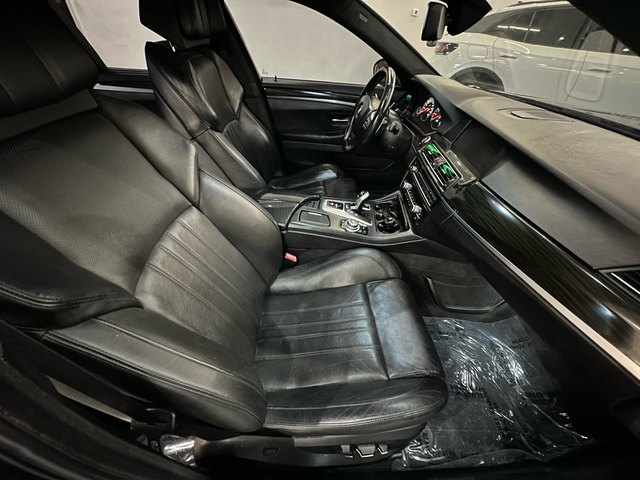 Used 2013 BMW M5 w/ Executive Pkg image 14