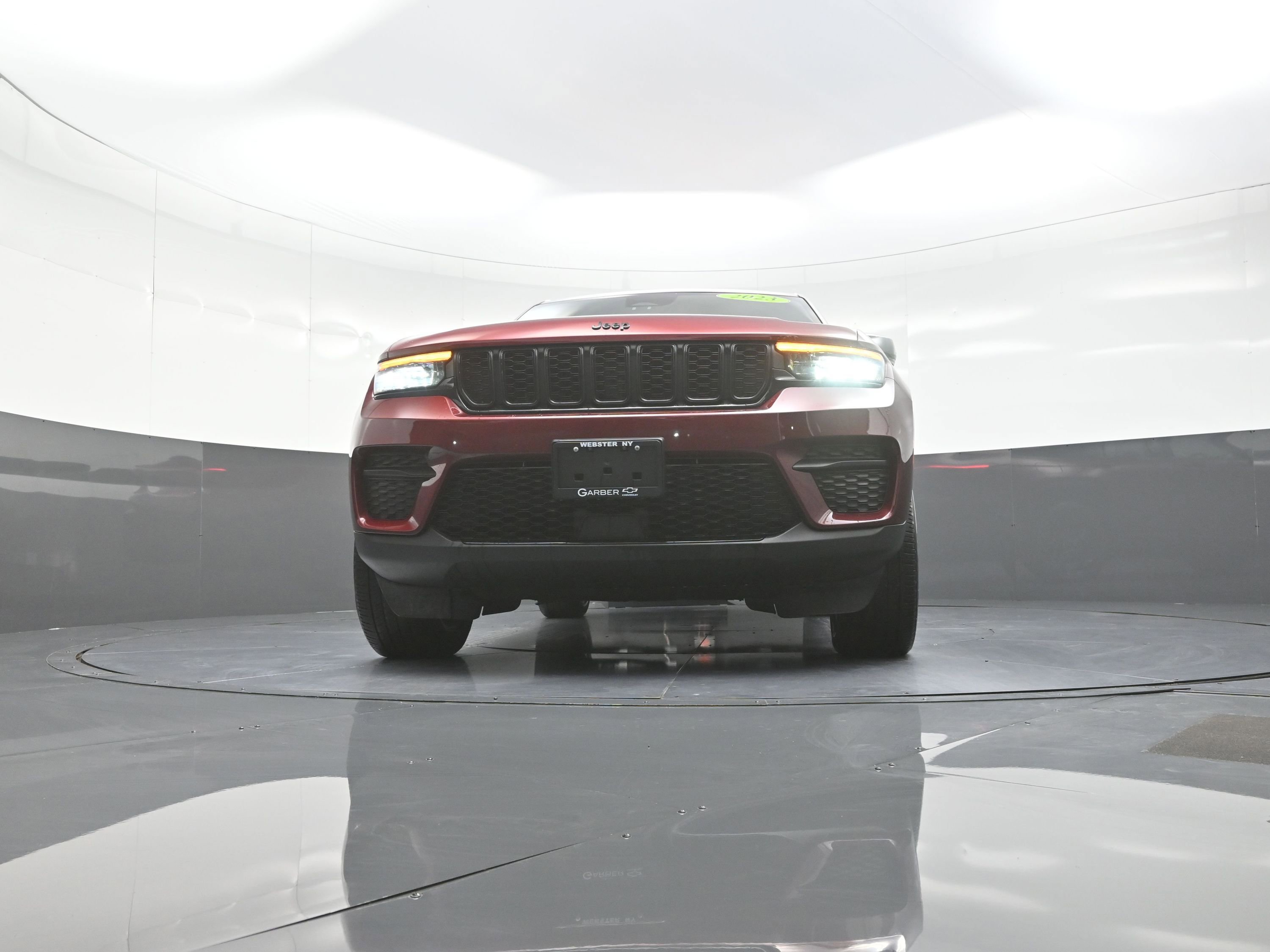 Used 2023 Jeep Grand Cherokee Altitude image 10