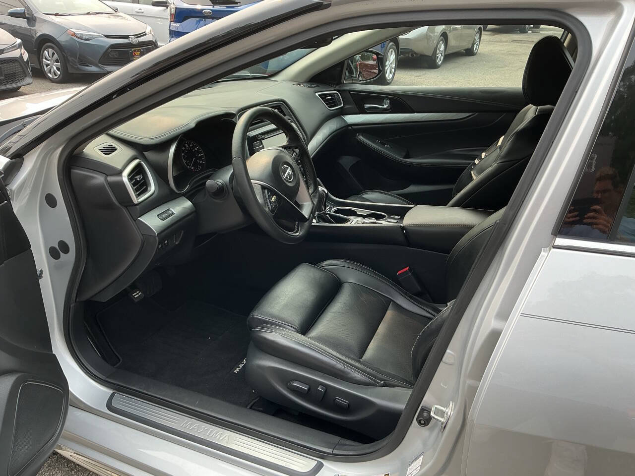 Used 2016 Nissan Maxima 3.5 SL w/ Interior Lighting Package FWD image 13