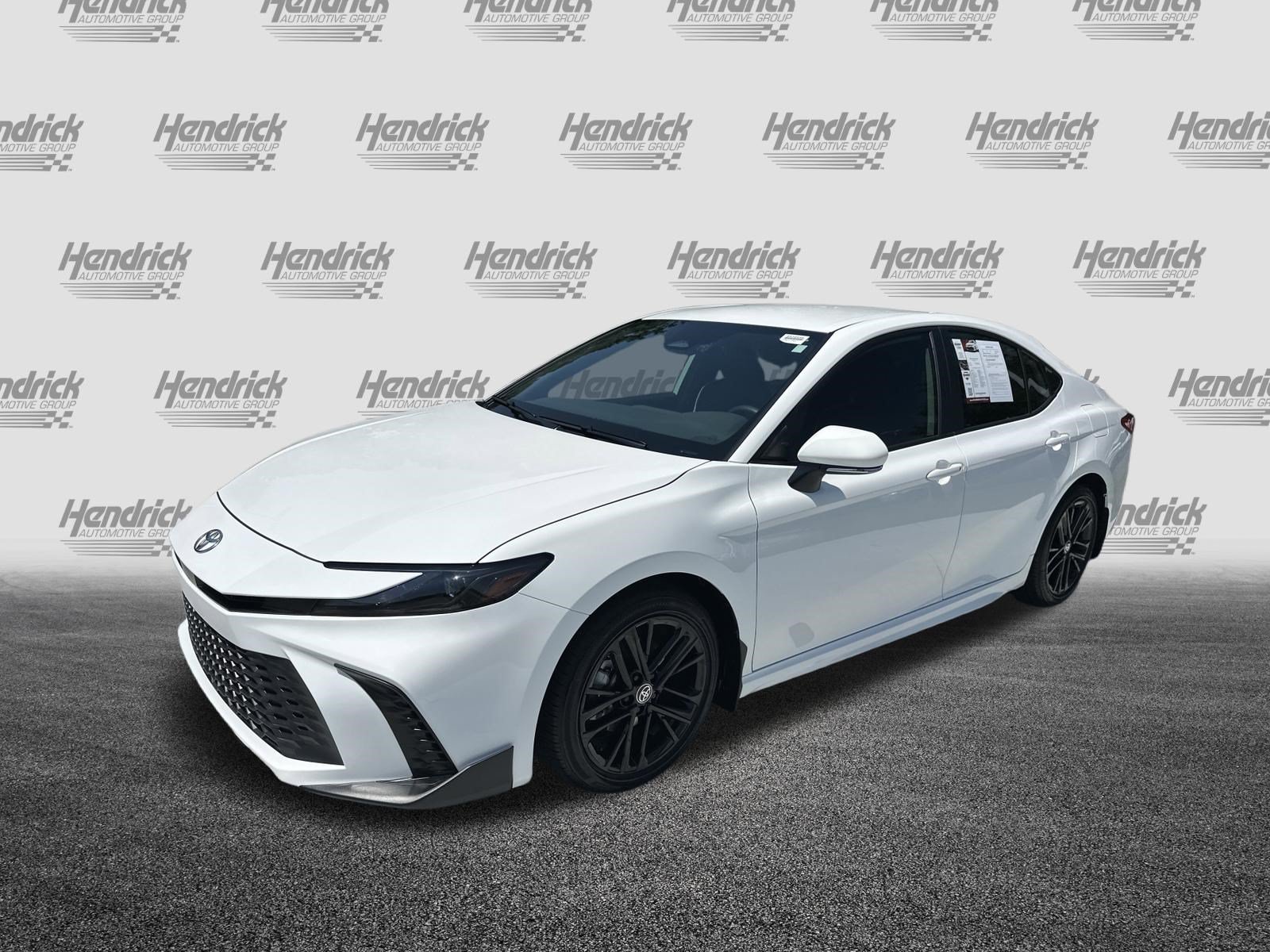 Used 2025 Toyota Camry SE FWD image 5