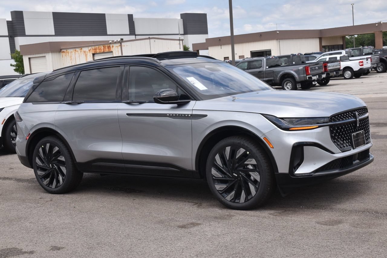 New 2026 Lincoln Nautilus Reserve AWD/4WD image 10