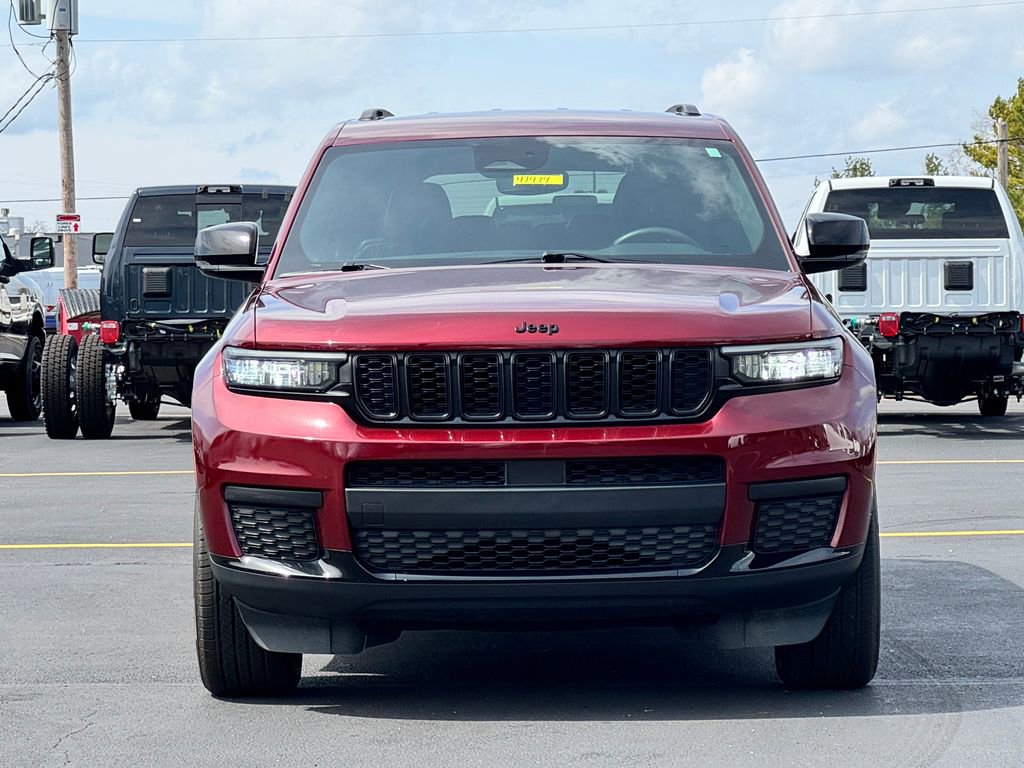 Used 2023 Jeep Grand Cherokee L Laredo AWD/4WD image 2