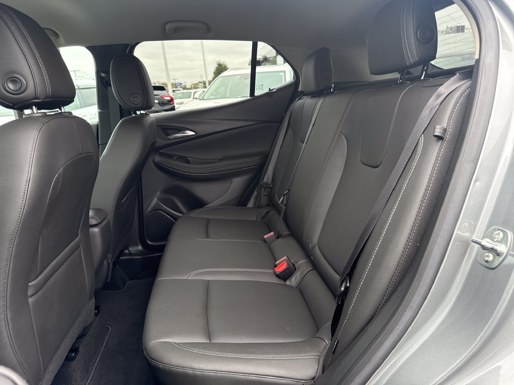 Certified 2024 Buick Encore GX Sport Touring FWD image 9