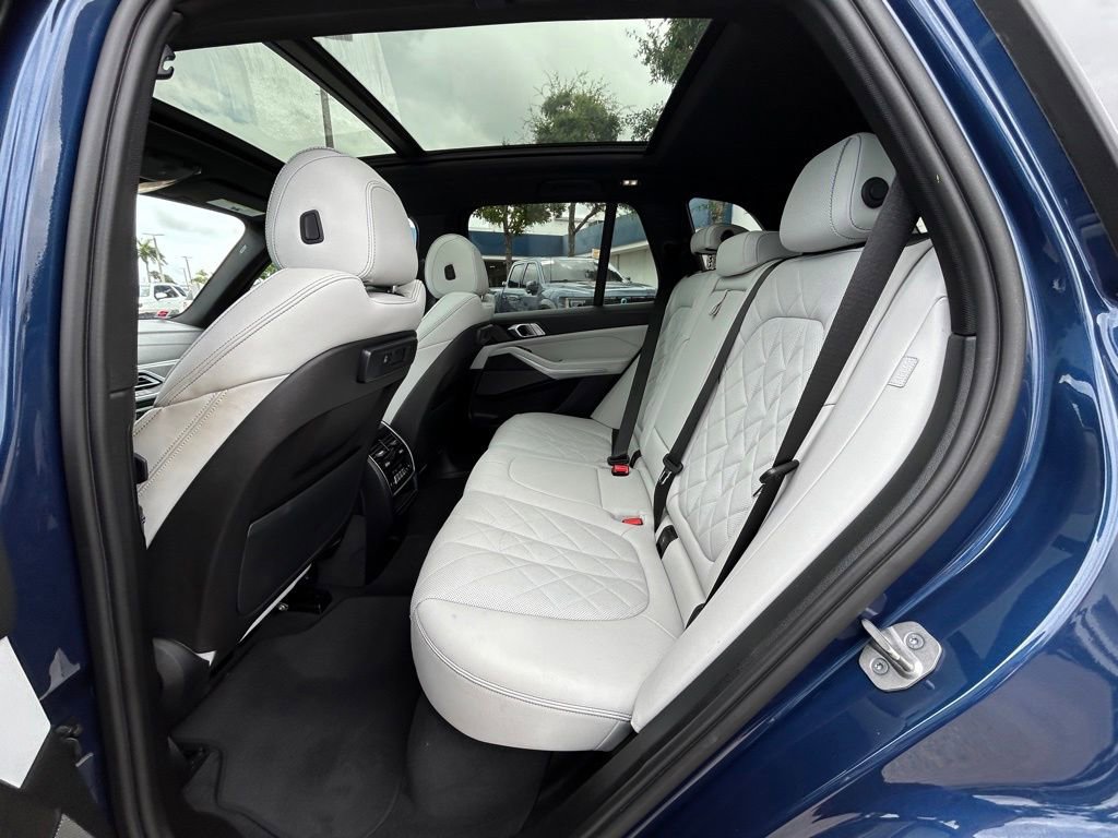 Used 2023 BMW X5 xDrive40i w/ Premium Package AWD/4WD image 34