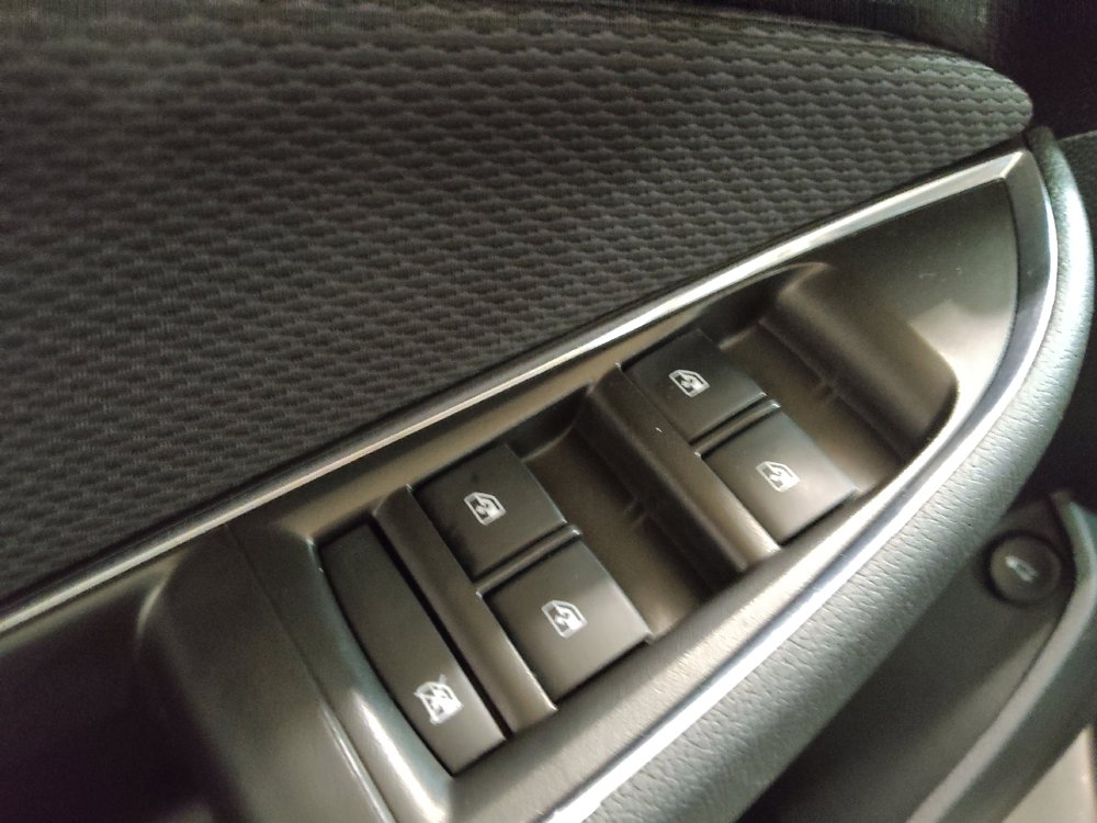 Used 2019 Chevrolet Cruze LS w/ LS Convenience Package FWD image 27
