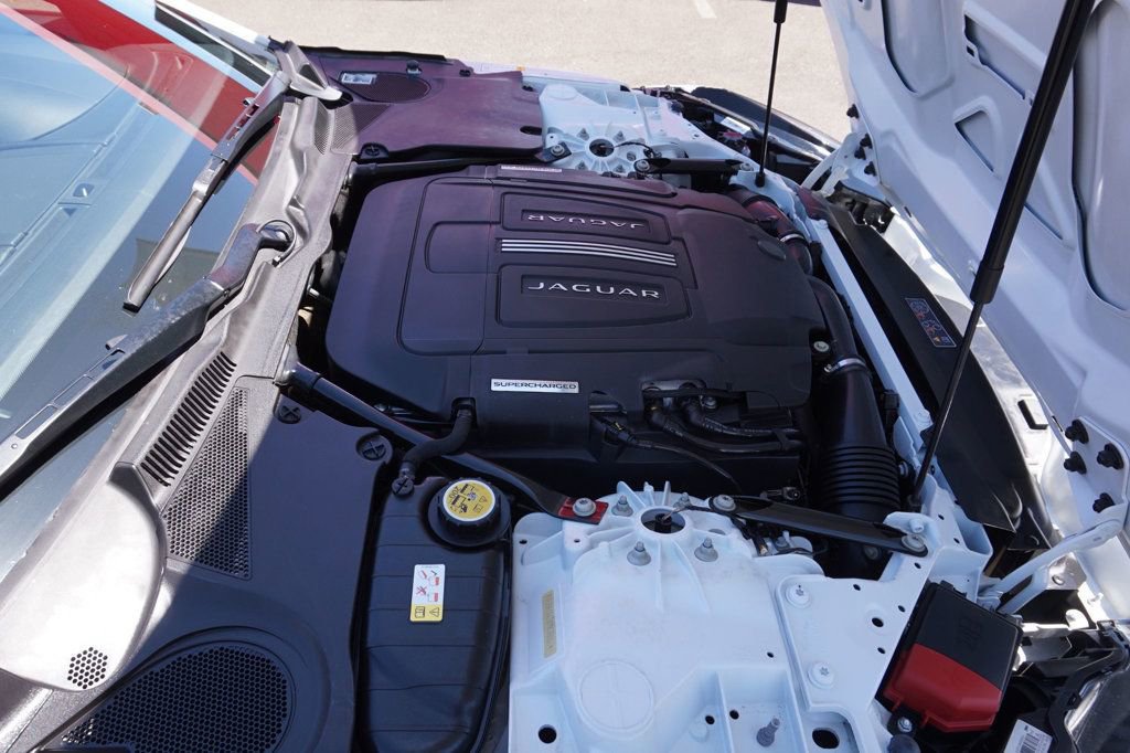 Used 2015 Jaguar F-TYPE S RWD image 10
