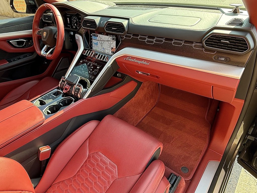 Used 2022 Lamborghini Urus image 20