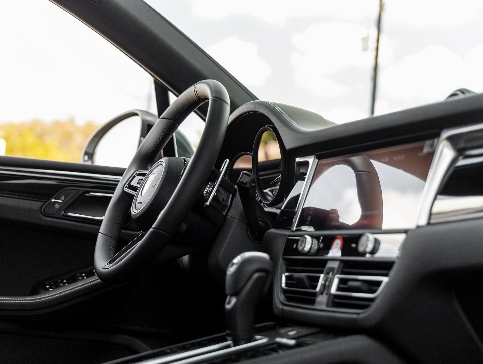 New 2026 Porsche Macan Turbo image 49