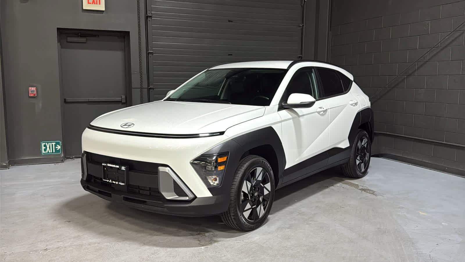 Used 2024 Hyundai Kona SEL AWD/4WD image 3