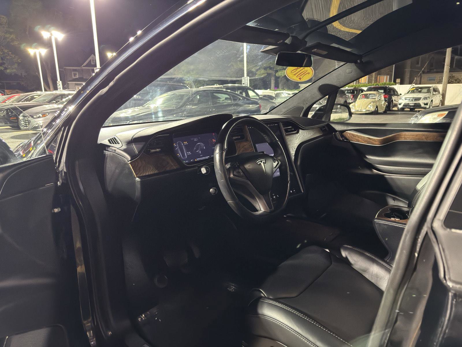 Used 2018 Tesla Model X 75D image 23