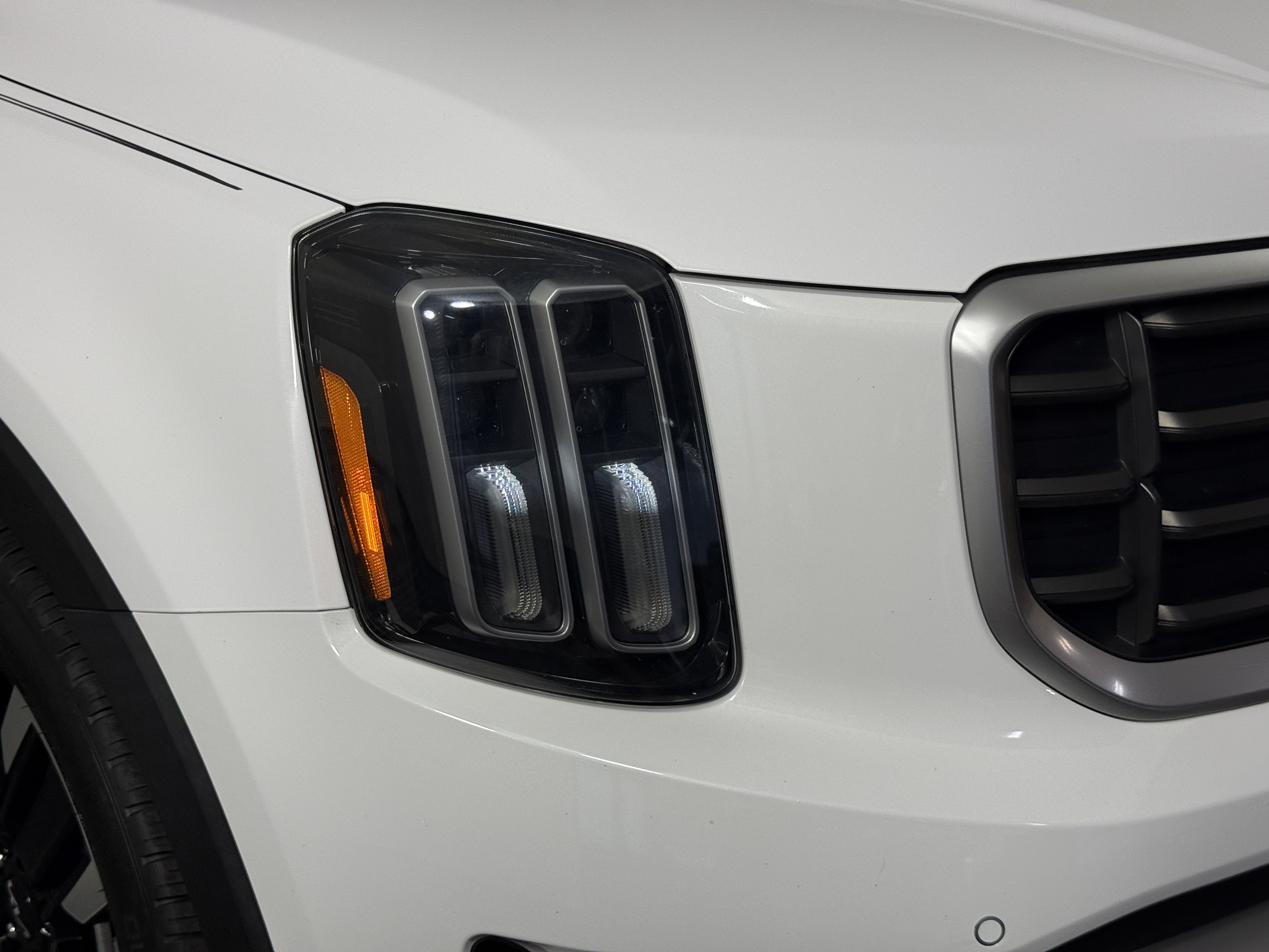 Used 2023 Kia Telluride SX FWD image 7