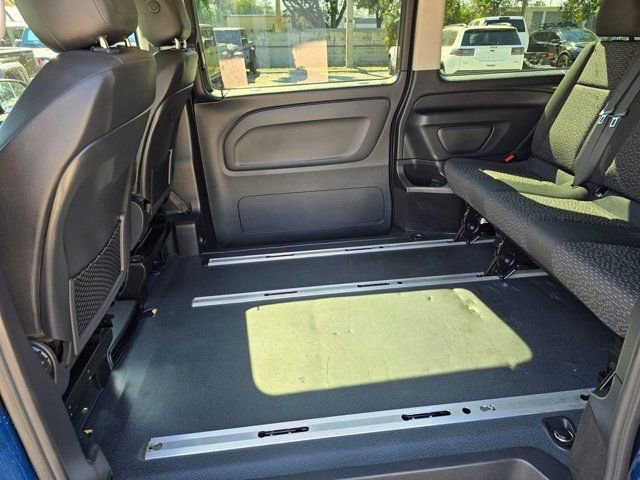 Used 2023 Mercedes-Benz Metris Passenger image 27