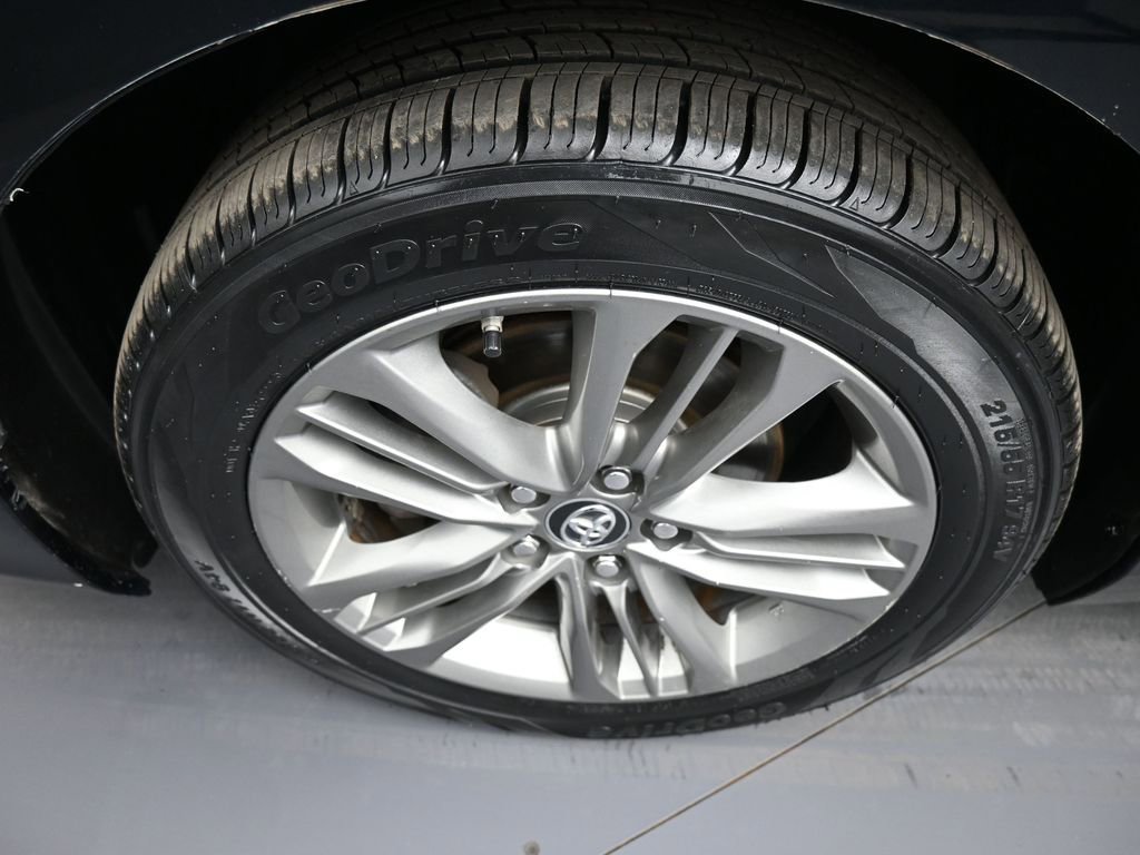 Used 2016 Toyota Camry SE image 14