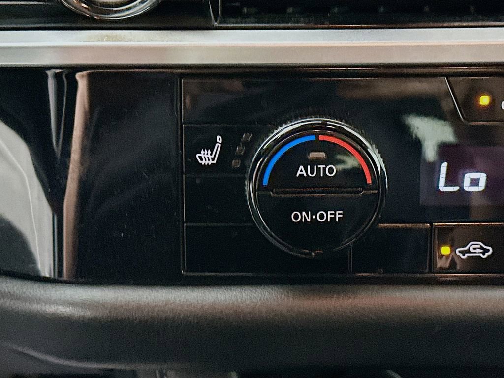 Used 2022 Nissan Pathfinder SV w/ SV Black Package image 20