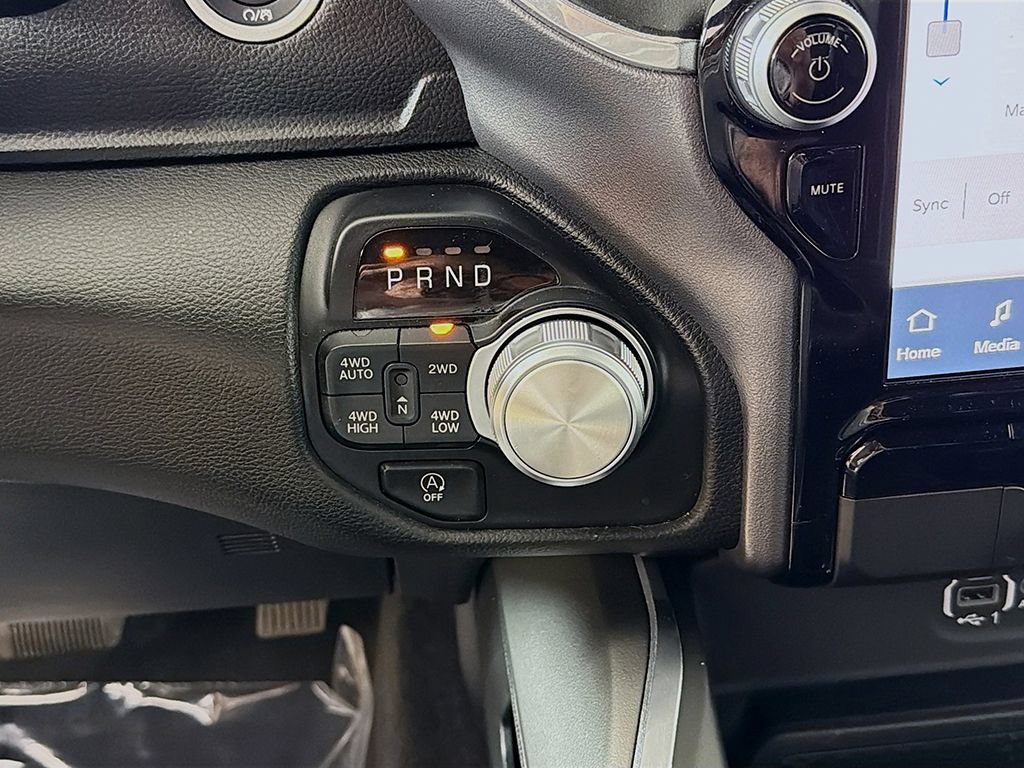 Used 2023 RAM 1500 Laramie AWD/4WD image 34