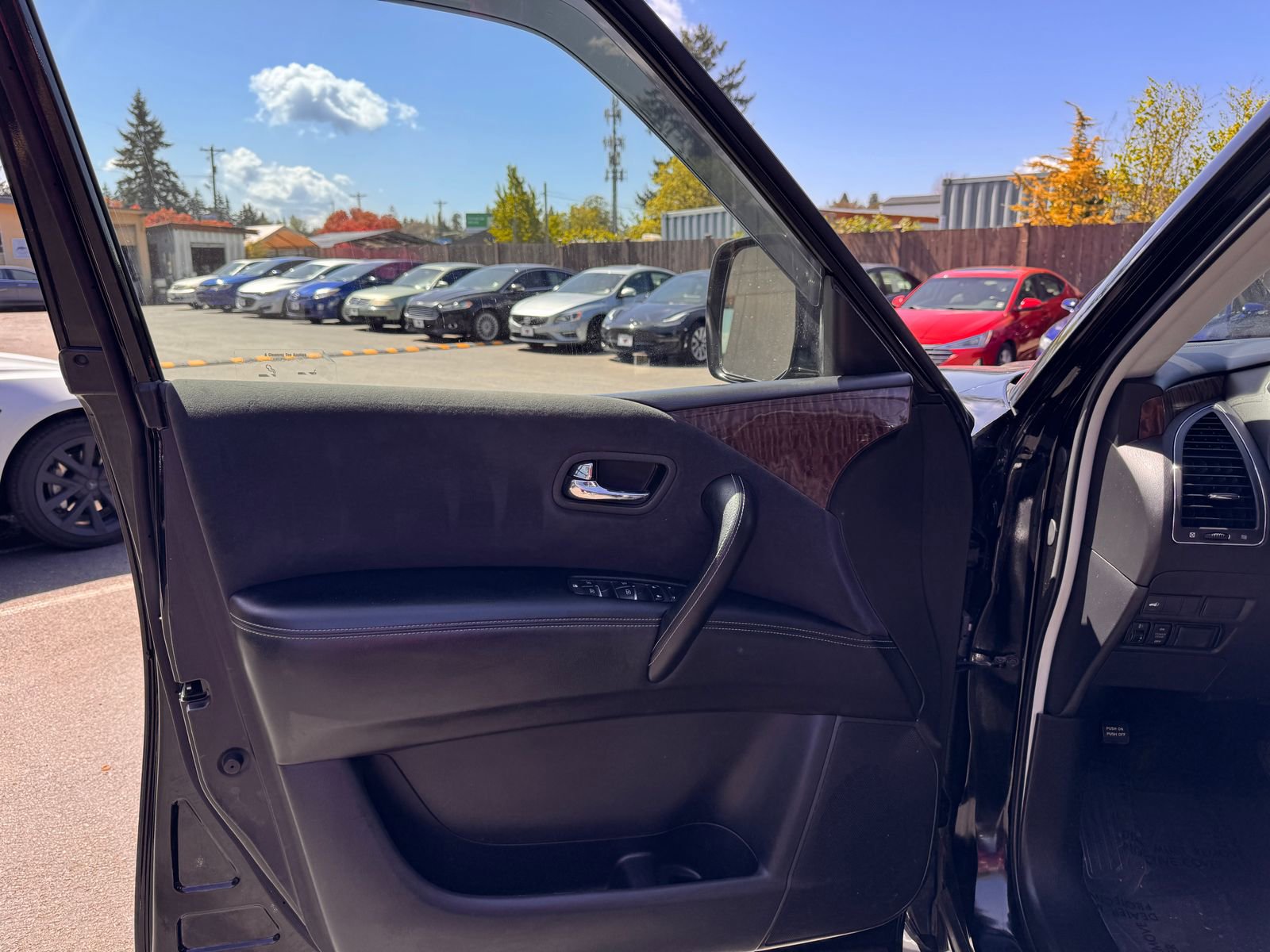 Used 2018 Nissan Armada SV w/ Driver Package RWD image 9