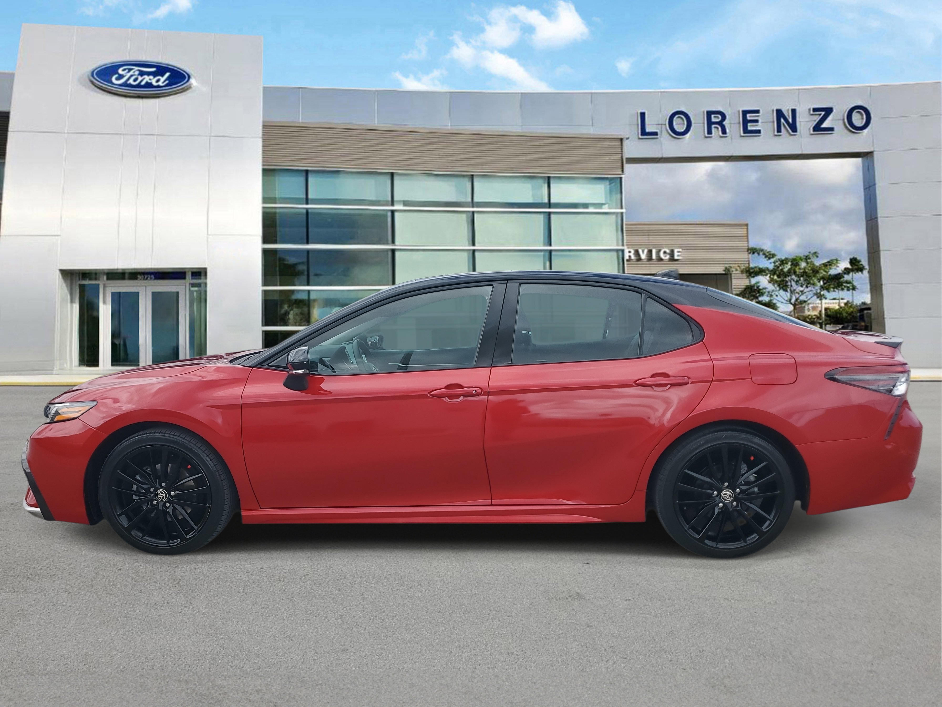 Used 2022 Toyota Camry XSE image 8