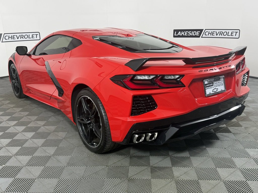 Used 2024 Chevrolet Corvette Stingray w/ Z51 Performance Package image 4