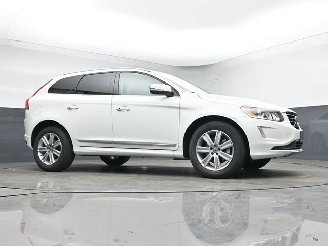 Used 2016 Volvo XC60 T6 w/ Proximity Package image 28
