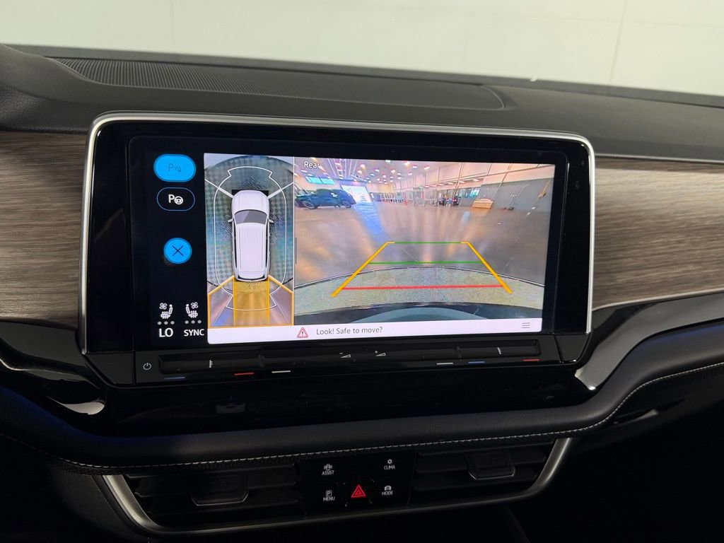 Used 2024 Volkswagen Atlas SEL Premium R-Line image 21