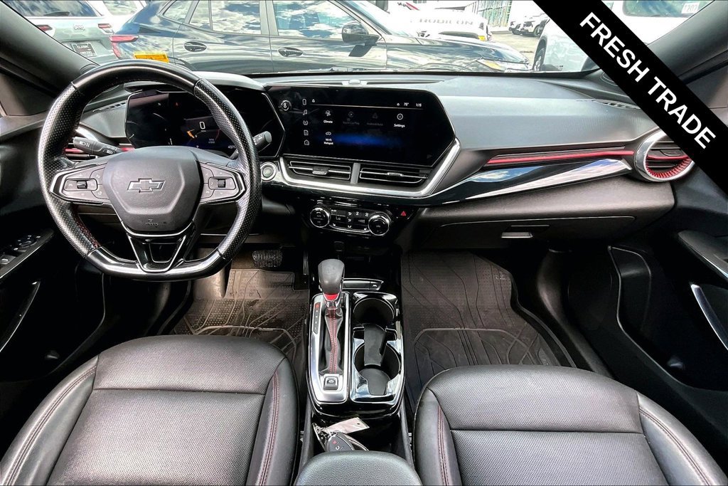 Used 2024 Chevrolet Trax RS w/ Sunroof Package FWD image 5