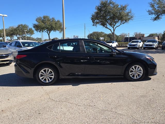 Used 2025 Toyota Camry LE image 9