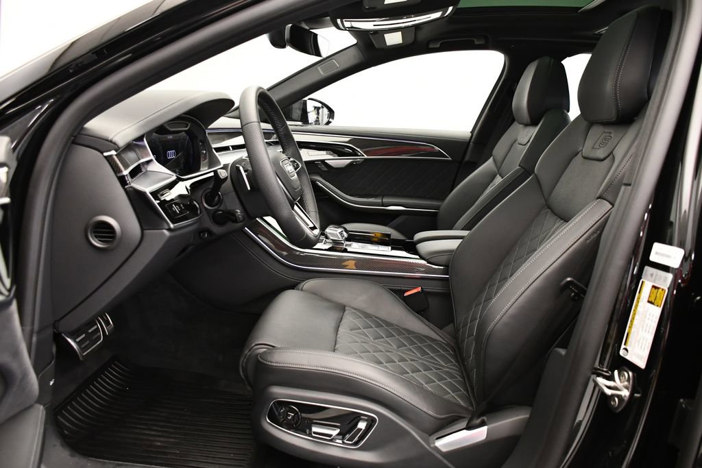 Used 2025 Audi S8 image 35