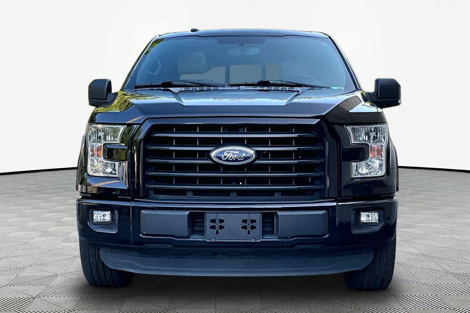 Used 2016 Ford F150 XLT w/ Equipment Group 302A Luxury RWD image 4