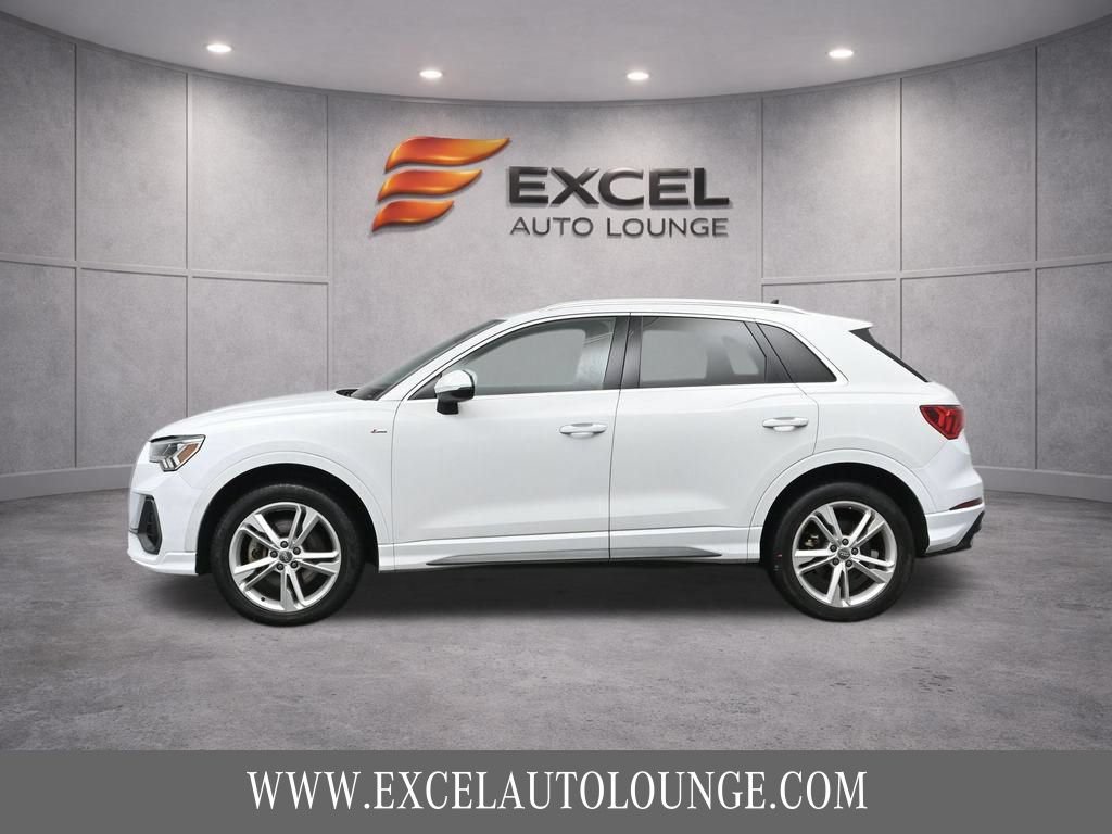 Used 2020 Audi Q3 2.0T Premium Plus w/ Premium Plus Package AWD/4WD image 3